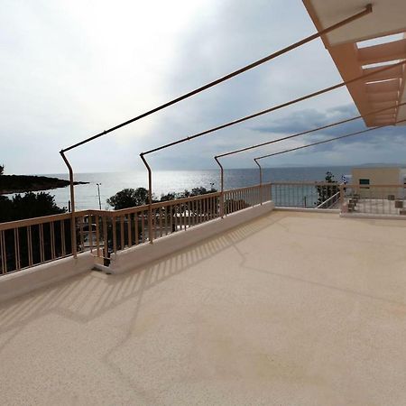 Seaside Renovated Top Floor Apartment Saronida Exterior photo