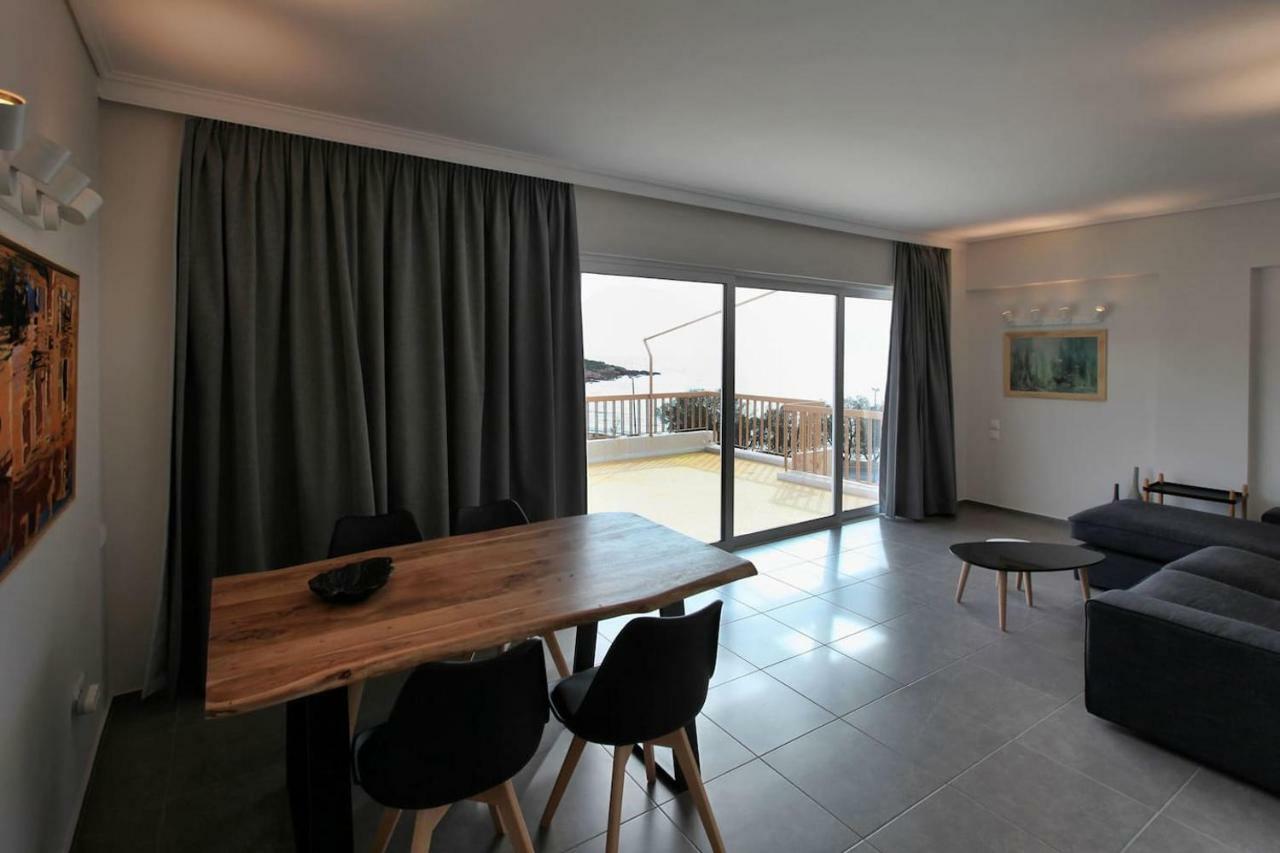 Seaside Renovated Top Floor Apartment Saronida Exterior photo
